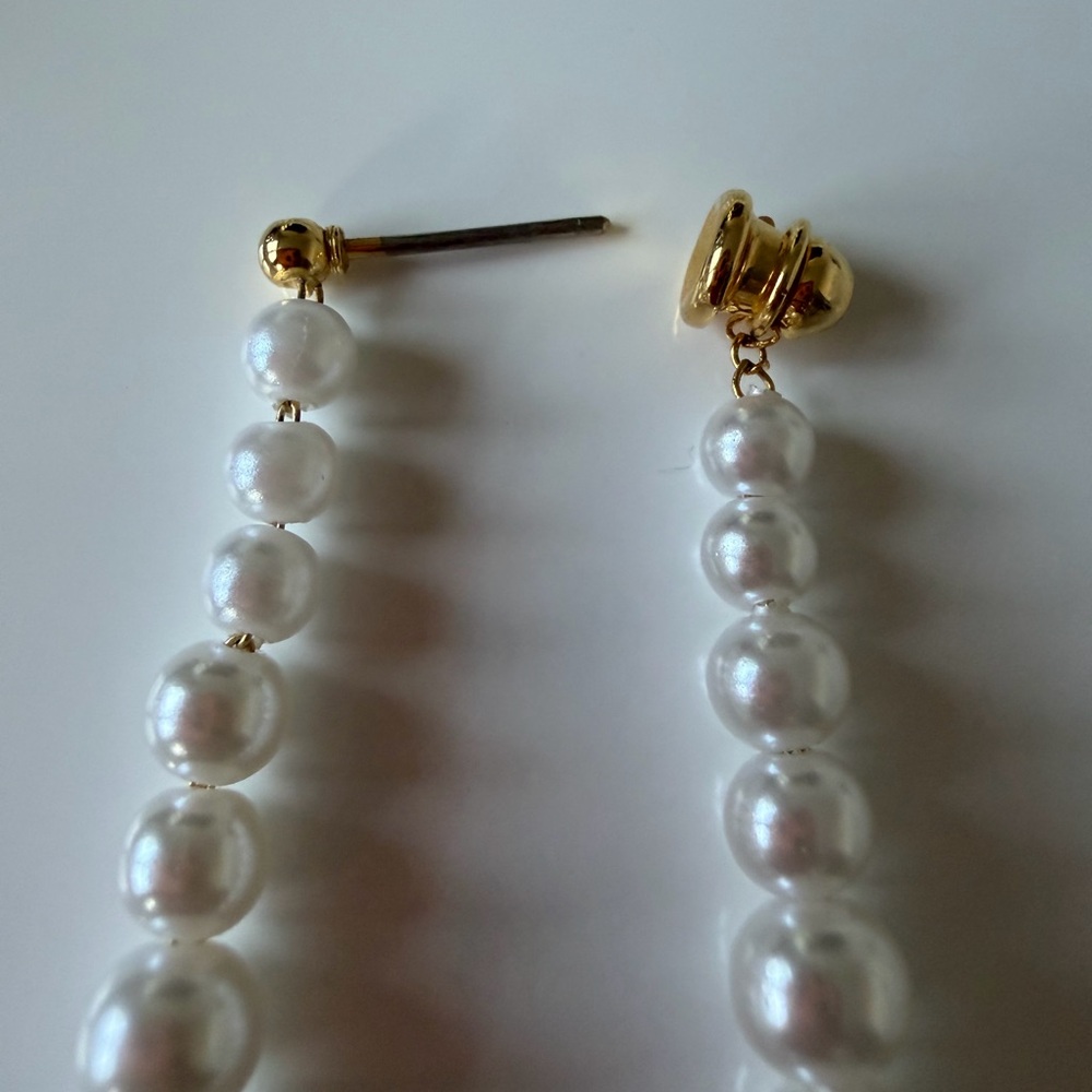 Claire's Vintage Faux Pearl Oval Stud Gold and White Earrings-Butterfly Back 90s - Picture 6 of 7